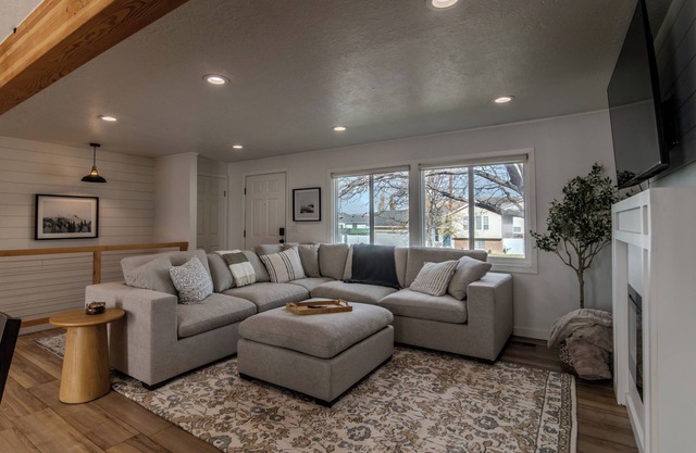 Extended Stay Comfort at Lehi Coop! Pets Welcome!