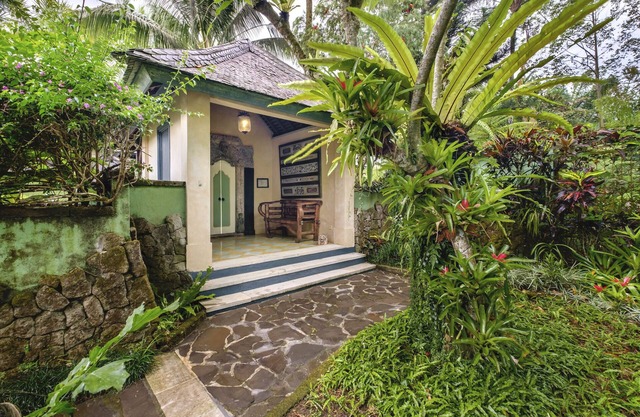 Extraordinary Escape with head-turning Style in Nature for Families