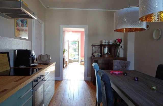 extravagant old building 80m² center, Lübeck, 3 bedrooms, kitchen, XXL sofa
