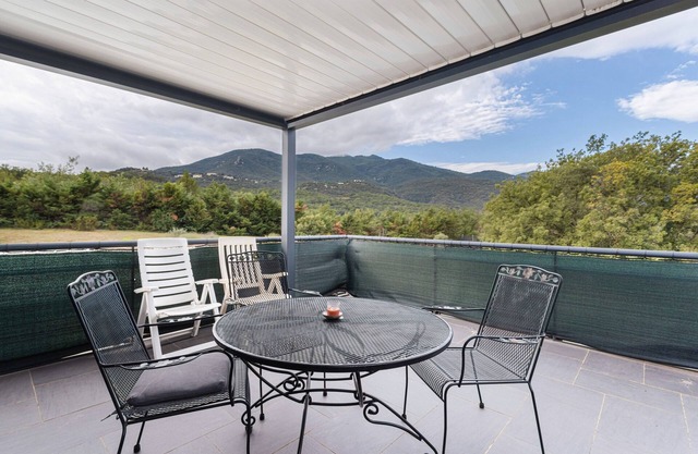 F2 holiday home in a corner of paradise with private pool and Wi-Fi