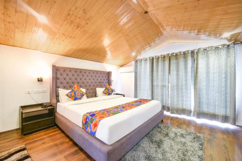 FabHotel The Weekend Vibes