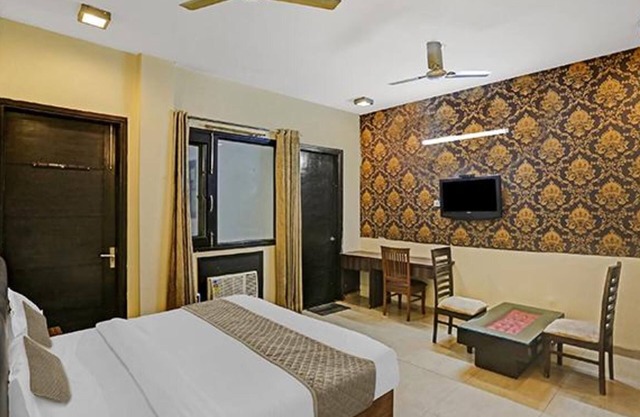 Fabhotel X Green Tree