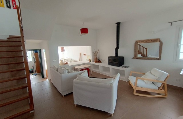 Fabulous 170 m² terraced house in the heart of Fornells, with pool and garden