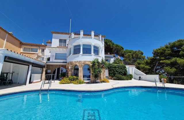 FABULOUS VILLA with magnificent panoramic SEA VIEWS