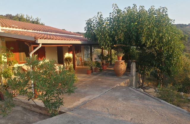 FABULOUS STUDIO IN VENI - KOLYMVARI