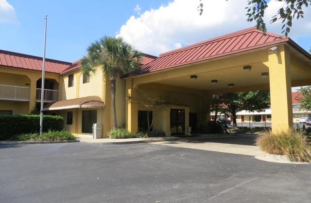 Fairview Inn & Suites Mobile