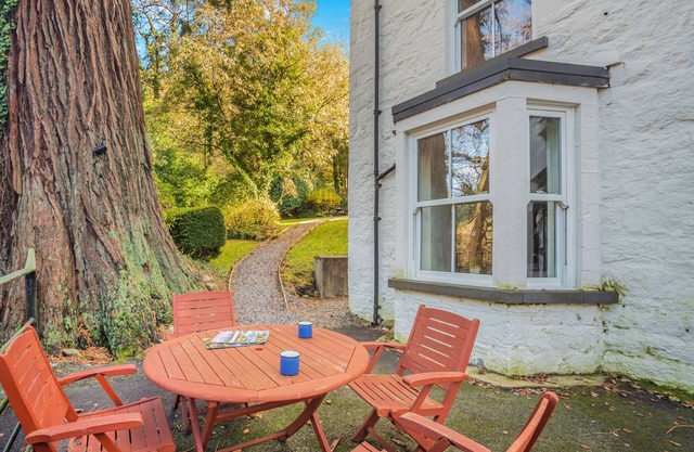 Fairy Glen Apt One - Three Bedroom Apartment, Sleeps 6