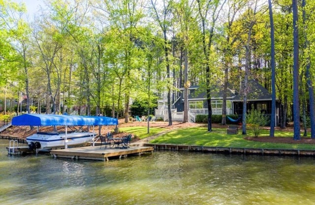 Fall Discounts! Reynolds Lakefront & Golf w/kayaks