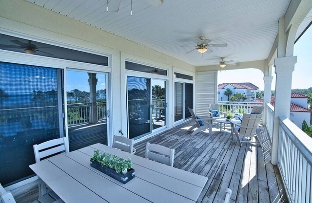 Fall Specials! Dog Friendly, 5 ⭐️ Reviews, Beach/Bay Views! Pool