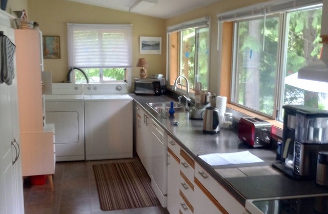 Family Country Cottage & Lavender Farm, Hot-springs Escape Warm & Aromatic Xmas