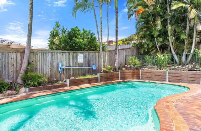 Family Escape with Pool & Garden in Albany Creek