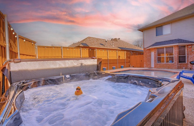 Family Friendly 5-Bedroom w/Pool