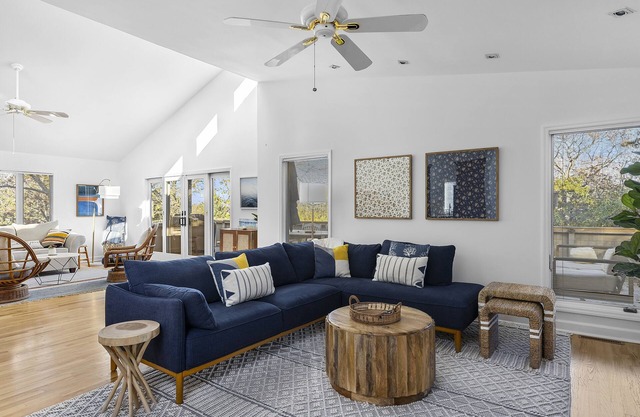 Family Friendly Beach House, Walking distance to Private Beach