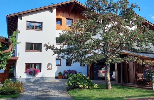 family-friendly, close to nature, active, relax,