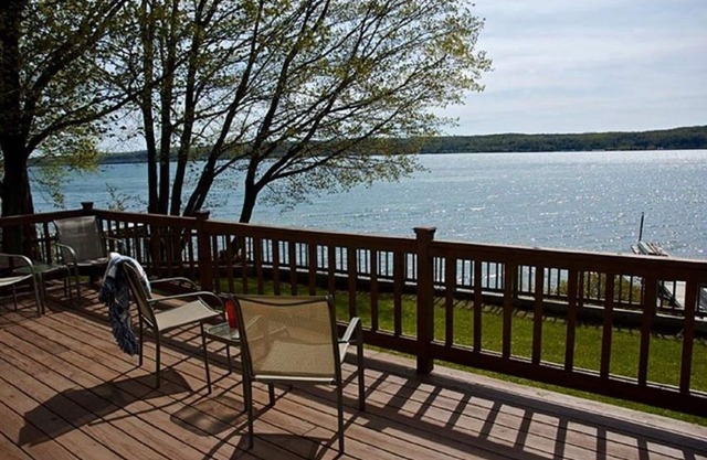Family Friendly Home on Lake Superior! Wake up to a Pictured Rocks Sunrise!