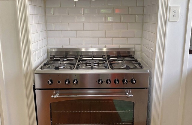 Family friendly, spacious home, city living