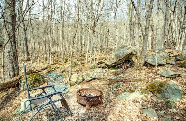 Family Home, Amazing View of Mtns - .5 mile from Snow Tubing