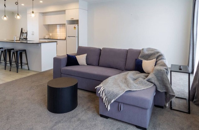 Family home Wigram Pet-friendly with double garage