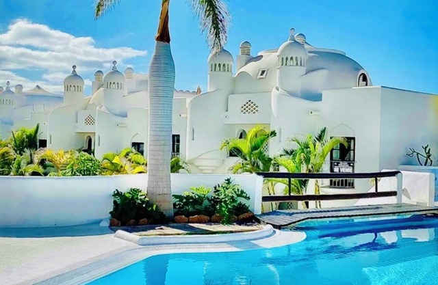 Family Oasis - Oceanview Duplex + Heated pool, A/C