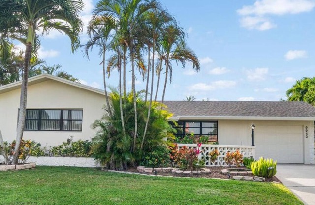 Family Retreat Near Beach/Downtown/PGA - King Bed