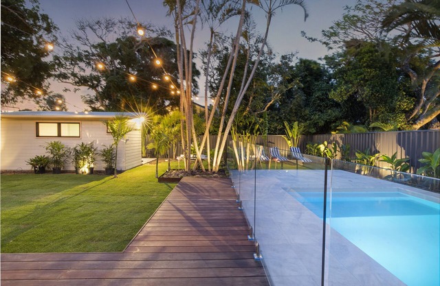 Family Retreat - Architect design home with mineral pool and outdoor fireplace