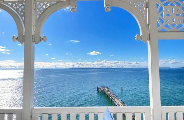 Fantastic sea view, large south-facing balcony, 1st row - Fürstenhof Sassnitz 301