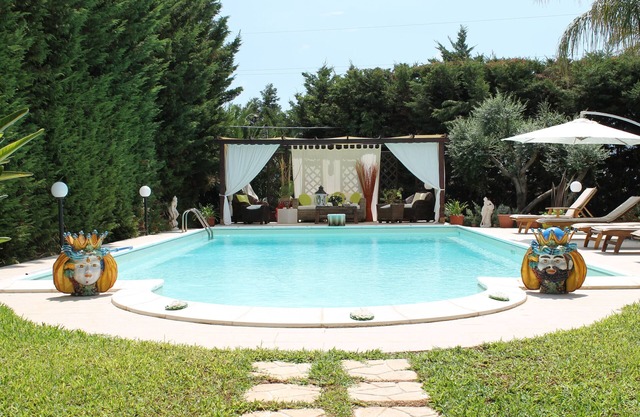 FANTASTIC VILLA WITH POOL