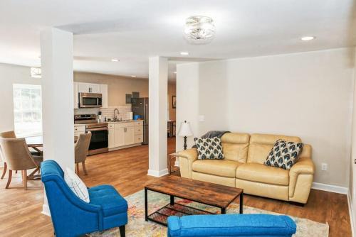 Farm Lodge with Beautiful Open Floor Plan