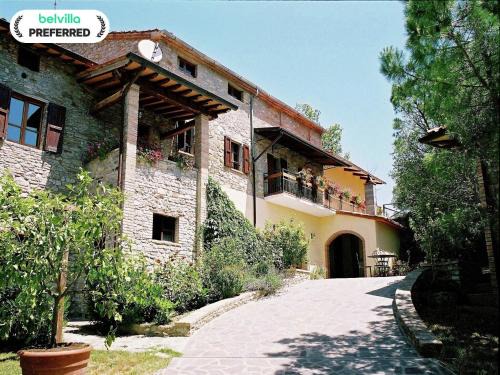 Farmhouse in Umbria near Palazzo Bourbon
