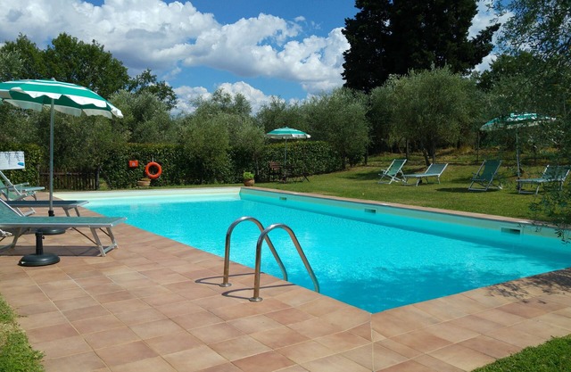Farmhouse Colombaiolo Apartment Simona with swimming pool