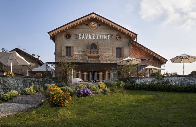Farmhouse in Reggiano with Scenic Garden