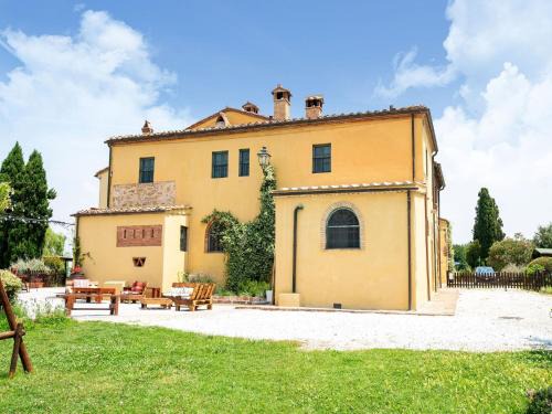 Farmhouse in Tuscany near Pisa & Beaches