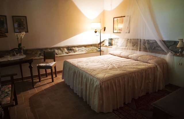 Farmhouse on the Mugellane Hills near Florence.Warm your soul with the fireplace