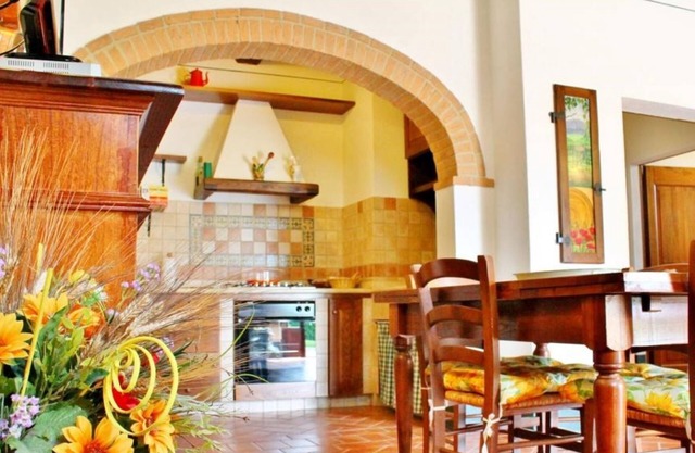 Farmhouse with 4 apartaments in exclusive use. Pienza