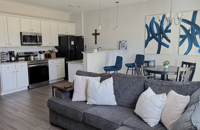 Feels Like Home! Columbia near Fort Jackson - Perfect for Families - Sleeps 5