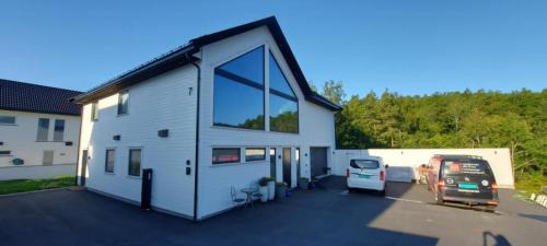 Ferieleilighet til leie nær Dyreparken, Sørlandssenteret, sjøen og Lillesand
