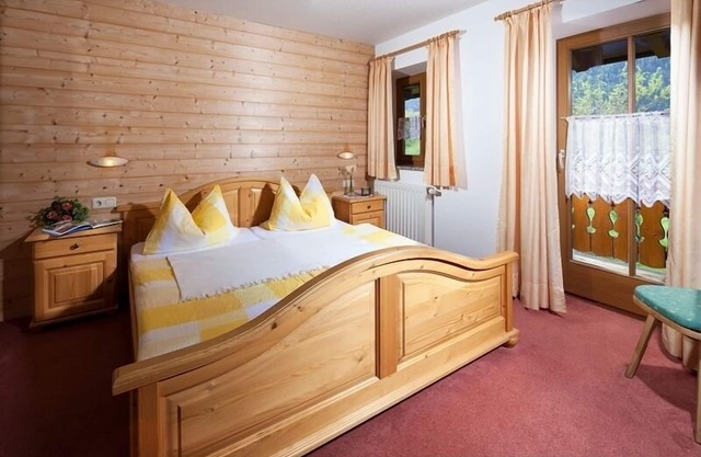 Ferienwohnung Steinberg, 1-2 Personen, 28 qm, Dusche/WC, Südbalkon, TV, 1 Schlafzimmer