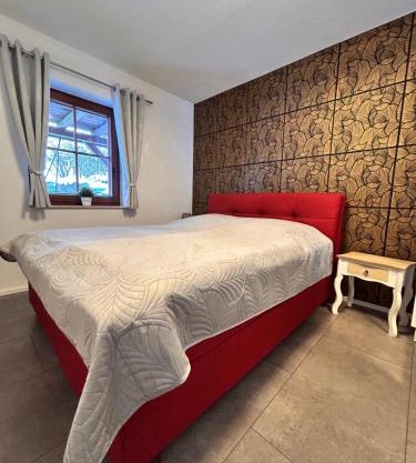 Ferienwohnung mit Gartennutzung, Garage und Wallbox