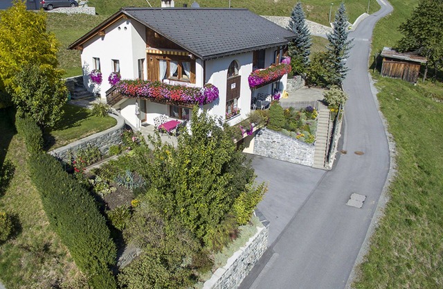 Ferienwohnung Chasa Plajet 8B by Interhome