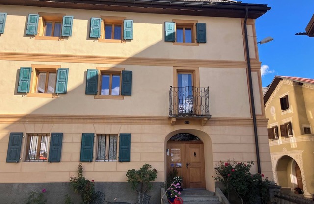 Ferienwohnungen Chasa Werro by Interhome