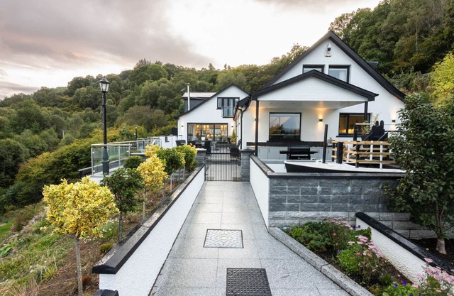 Fern View House overlooking Loch Ness