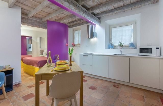 Ferrara Mignon Lilac House
