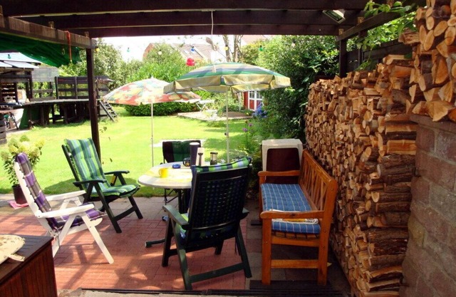 " FeWo Königsheide " - outskirts on the ground floor with large garden terraces barbecue