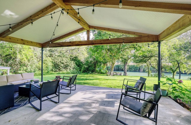 Fika on The Guadalupe- a charming RIVERFRONT retreat that sleeps 13.