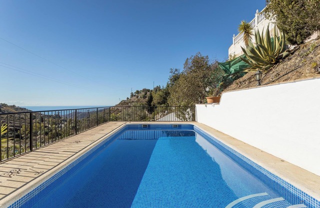 Finca "El Cerrillo Competa" with Sea View, Pool & Wi-Fi