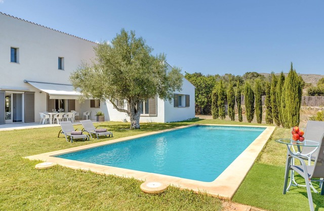 Finca "Na Maians" With Pool, Mountain View and Near the Beach