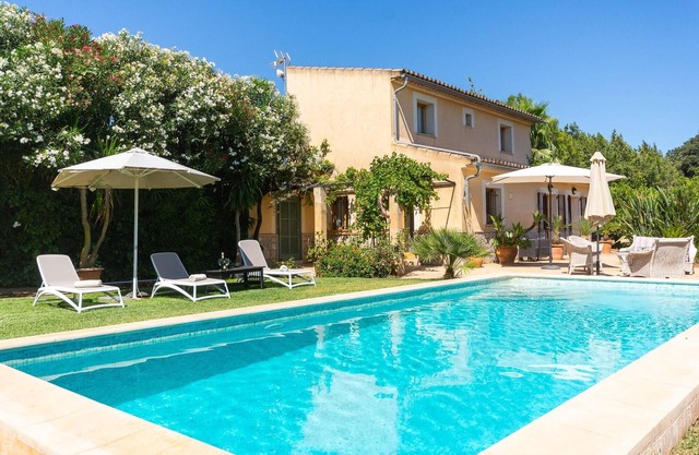 Finca Son Fornes for 6 persons near Buger Mallorca