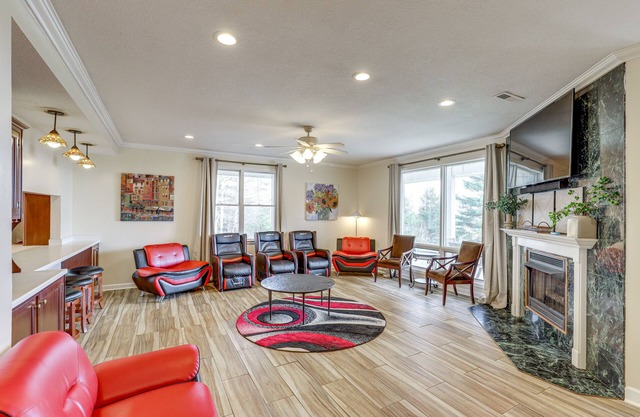 Fire Pit & Game Room: Marshall Getaway w/Views!