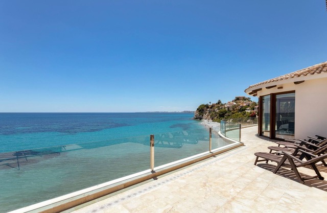 First line Villa Irene with amazing sea -and coast views!