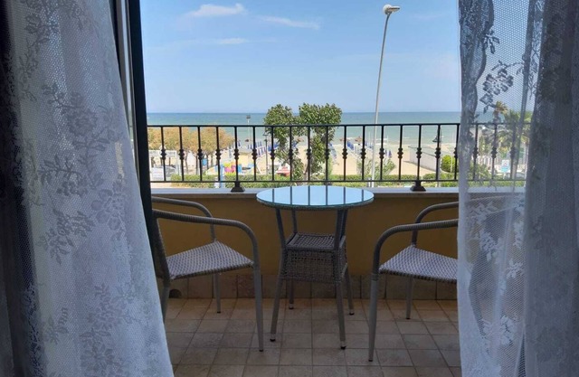 Flat in front of the sea